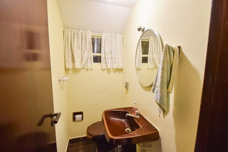 Casa à venda com 190m², 3 quartos e 2 vagasLavabo