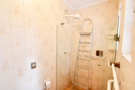 Casa à venda com 190m², 3 quartos e 2 vagasEdícula - banheiro 2