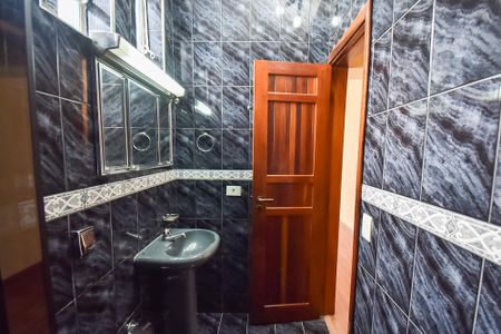 Casa à venda com 190m², 3 quartos e 2 vagasBanheiro da suíte