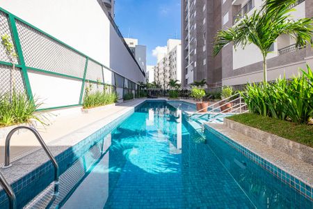 Apartamento à venda com 38m², 1 quarto e sem vaga Apartamento à venda com 38m², 1 quarto e sem vagaÁrea comum - Piscina