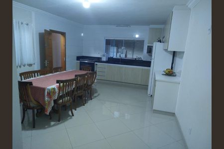 Casa à venda com 220m², 3 quartos e 8 vagasFoto 11