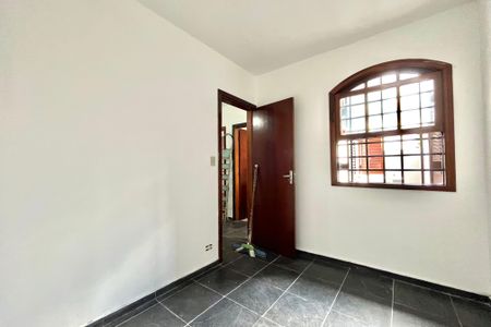 Casa à venda com 129m², 4 quartos e 2 vagasQuarto 2