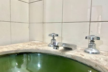 Casa à venda com 129m², 4 quartos e 2 vagasBanheiro 2