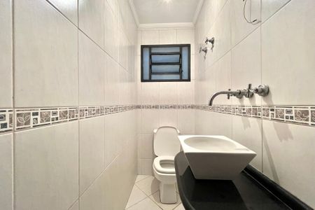 Casa à venda com 129m², 4 quartos e 2 vagasLavabo