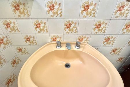 Casa à venda com 129m², 4 quartos e 2 vagasBanheiro 1