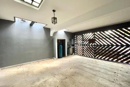 Casa à venda com 129m², 4 quartos e 2 vagasGaragem