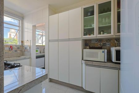 Apartamento à venda com 90m², 3 quartos e 2 vagasCozinha