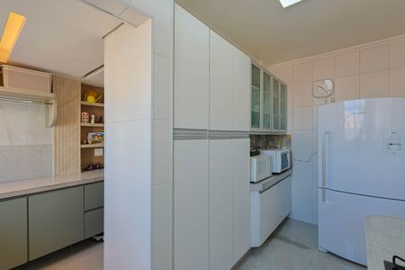 Apartamento à venda com 90m², 3 quartos e 2 vagasCozinha