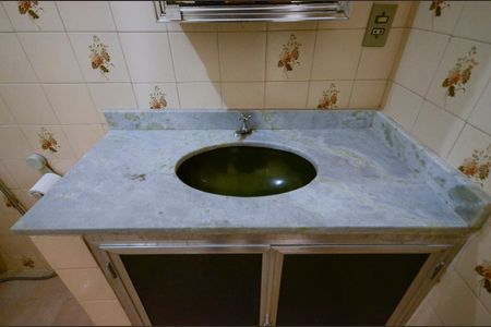 Apartamento à venda com 119m², 3 quartos e sem vagaBanheiro