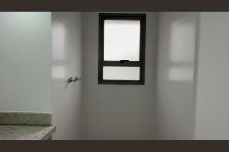 Apartamento à venda com 77m², 2 quartos e 1 vaga Apartamento à venda com 77m², 2 quartos e 1 vagaBanheiro da Suíte 1