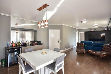 Apartamento à venda com 142m², 3 quartos e 2 vagas Apartamento à venda com 142m², 3 quartos e 2 vagasSala