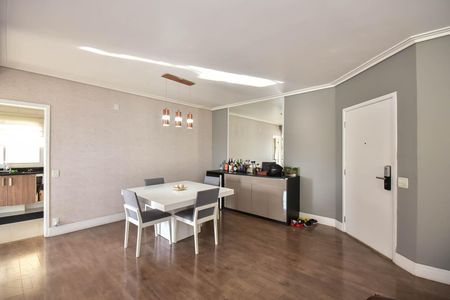 Apartamento à venda com 142m², 3 quartos e 2 vagas Apartamento à venda com 142m², 3 quartos e 2 vagasSala de Jantar