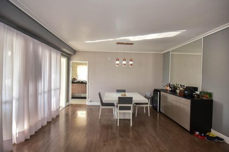 Apartamento à venda com 142m², 3 quartos e 2 vagas Apartamento à venda com 142m², 3 quartos e 2 vagasSala de Jantar