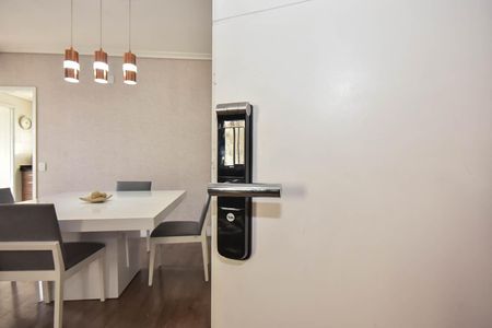 Apartamento à venda com 142m², 3 quartos e 2 vagas Apartamento à venda com 142m², 3 quartos e 2 vagasSala de Jantar