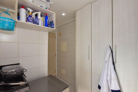 Apartamento à venda com 142m², 3 quartos e 2 vagas Apartamento à venda com 142m², 3 quartos e 2 vagasÁrea de Serviço