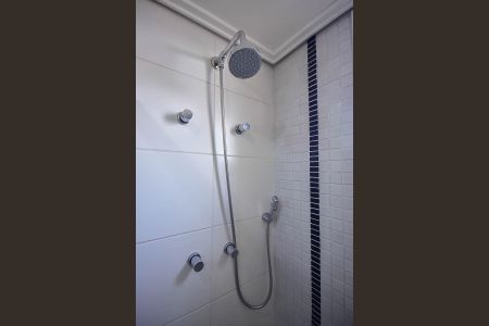 Apartamento à venda com 142m², 3 quartos e 2 vagas Apartamento à venda com 142m², 3 quartos e 2 vagasChuveiro do Banheiro da Suíte 2