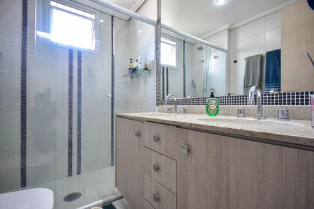 Apartamento à venda com 142m², 3 quartos e 2 vagas Apartamento à venda com 142m², 3 quartos e 2 vagasBanheiro Suíte 2