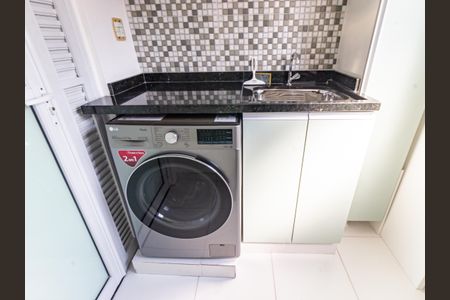 Apartamento à venda com 79m², 2 quartos e 1 vagaÁrea de Serviço