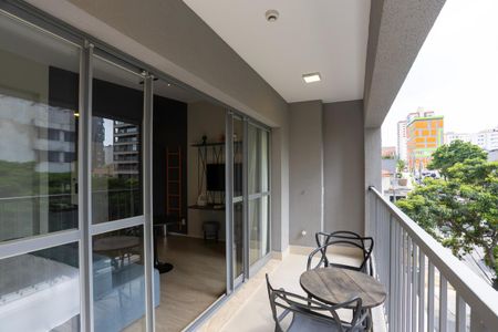 Studio para alugar com 37m², 1 quarto e sem vaga Studio para alugar com 37m², 1 quarto e sem vagaVaranda Studio