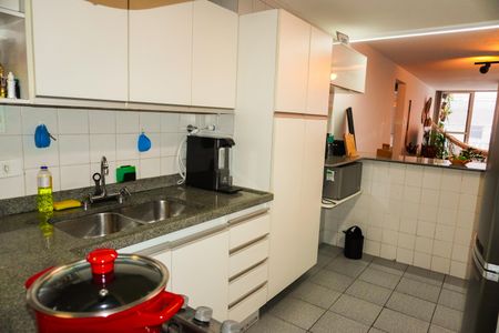 Apartamento à venda com 95m², 2 quartos e 1 vagaCozinha