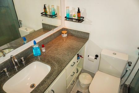 Apartamento à venda com 95m², 2 quartos e 1 vagaBanheiro da Suíte 2