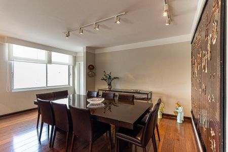 Apartamento à venda com 270m², 3 quartos e 3 vagas Apartamento à venda com 270m², 3 quartos e 3 vagasSala