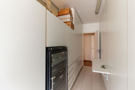 Apartamento à venda com 270m², 3 quartos e 3 vagas Apartamento à venda com 270m², 3 quartos e 3 vagasCorredor