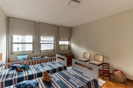 Apartamento à venda com 270m², 3 quartos e 3 vagas Apartamento à venda com 270m², 3 quartos e 3 vagasQuarto 2