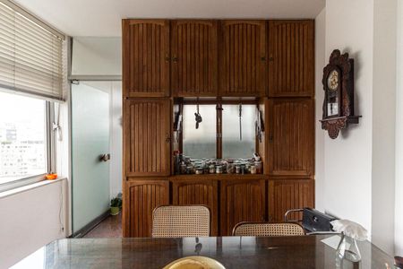 Apartamento à venda com 270m², 3 quartos e 3 vagas Apartamento à venda com 270m², 3 quartos e 3 vagasCozinha