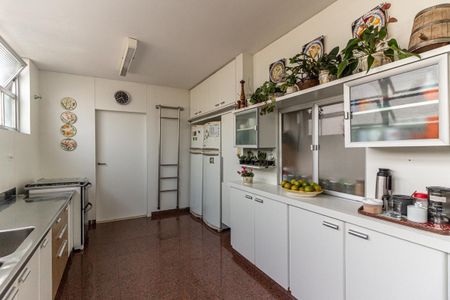 Apartamento à venda com 270m², 3 quartos e 3 vagas Apartamento à venda com 270m², 3 quartos e 3 vagasCozinha