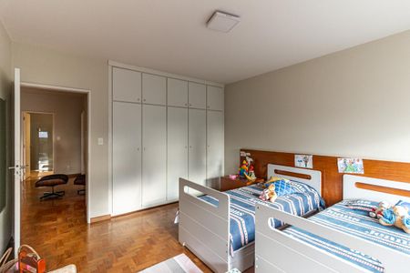 Apartamento à venda com 270m², 3 quartos e 3 vagas Apartamento à venda com 270m², 3 quartos e 3 vagasQuarto 2