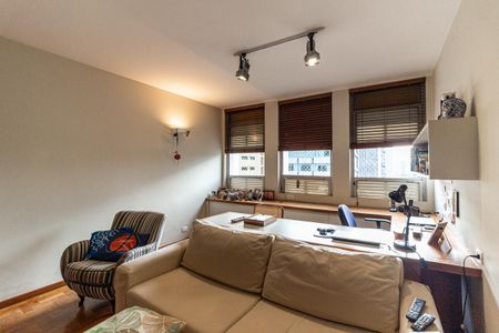 Apartamento à venda com 270m², 3 quartos e 3 vagas Apartamento à venda com 270m², 3 quartos e 3 vagasSala 4