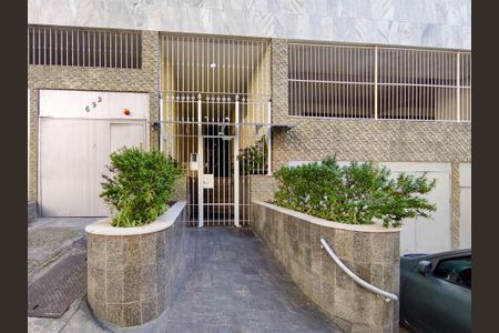 Apartamento à venda com 82m², 2 quartos e 1 vagaFachada e portaria