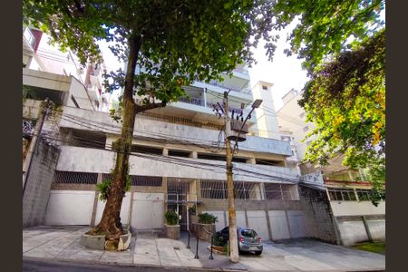 Apartamento à venda com 82m², 2 quartos e 1 vagaFachada e portaria