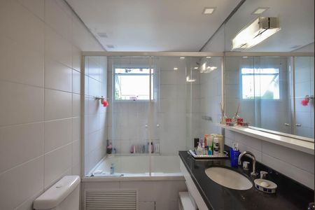 Apartamento para alugar com 164m², 3 quartos e 3 vagas Apartamento para alugar com 164m², 3 quartos e 3 vagasBanheiro da Suíte 3