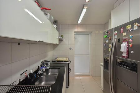 Apartamento para alugar com 164m², 3 quartos e 3 vagas Apartamento para alugar com 164m², 3 quartos e 3 vagasCozinha