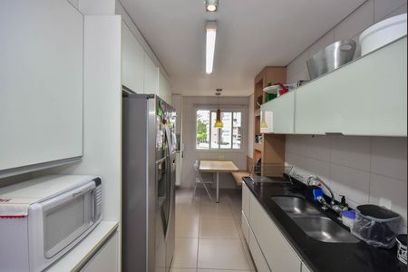 Apartamento para alugar com 164m², 3 quartos e 3 vagas Apartamento para alugar com 164m², 3 quartos e 3 vagasCozinha