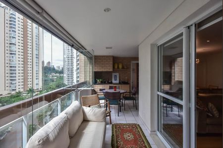 Apartamento para alugar com 164m², 3 quartos e 3 vagas Apartamento para alugar com 164m², 3 quartos e 3 vagasVaranda