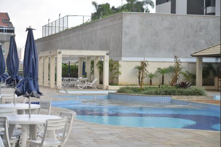 Apartamento à venda com 76m², 3 quartos e 1 vagaÁrea comum - Piscina