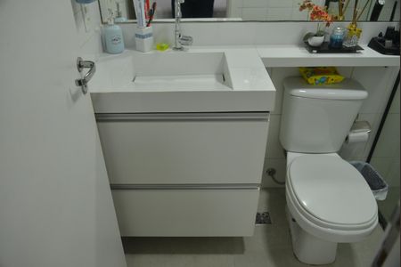 Apartamento à venda com 76m², 3 quartos e 1 vagaBanheiro da Suíte