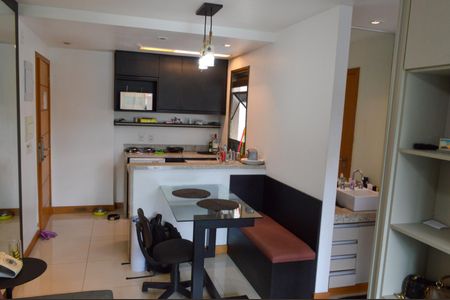 Apartamento à venda com 43m², 1 quarto e sem vagaSala