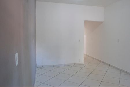 Casa para alugar com 100m², 2 quartos e 1 vagaSala