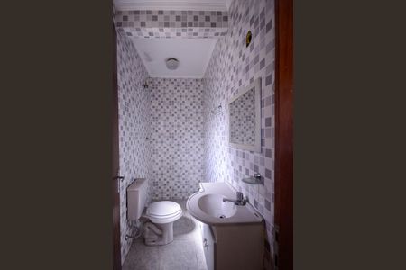 Casa à venda com 246m², 3 quartos e 10 vagasBanheiro do Quarto 2