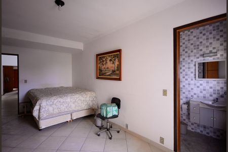 Casa à venda com 246m², 3 quartos e 10 vagasQuarto 3 - Suite