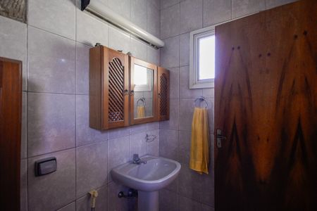 Casa à venda com 246m², 3 quartos e 10 vagasBanheiro do Quarto 1
