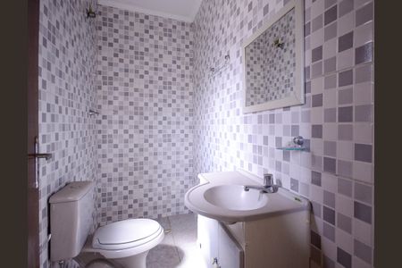 Casa à venda com 246m², 3 quartos e 10 vagasBanheiro do Quarto 2