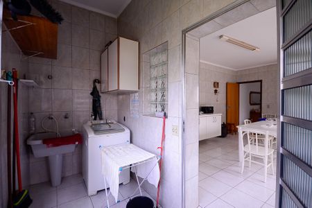 Casa à venda com 246m², 3 quartos e 10 vagasÁrea de Serviço