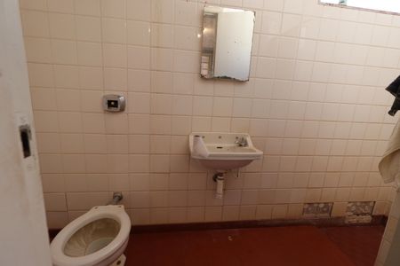 Casa para alugar com 660m², 7 quartos e 4 vagasBanheiro de Serviço