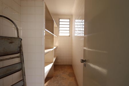 Casa para alugar com 660m², 7 quartos e 4 vagasDespensa