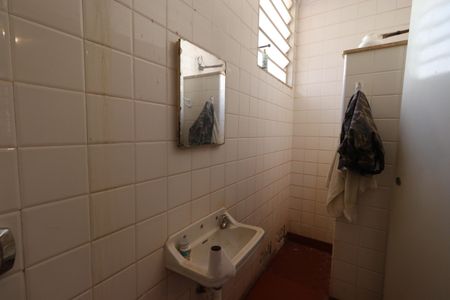 Casa para alugar com 660m², 7 quartos e 4 vagasBanheiro de Serviço